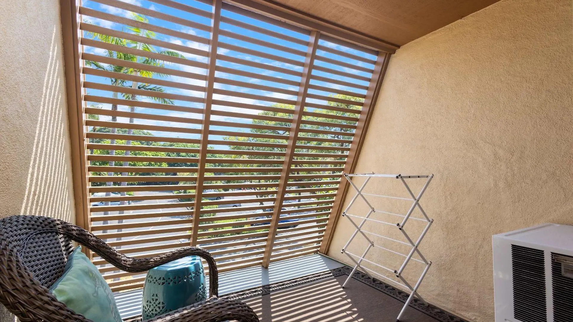 Mkb215 Oceanview Poolside Spacious 2-Bed Suite Wailea  United States